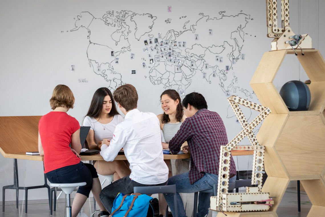New offensive against English-language teaching - U-Today