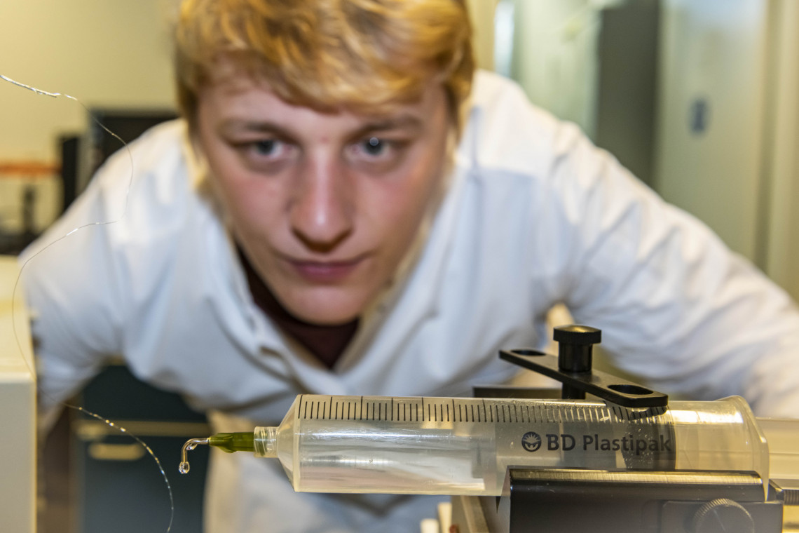 Electricity from falling water droplets UToday