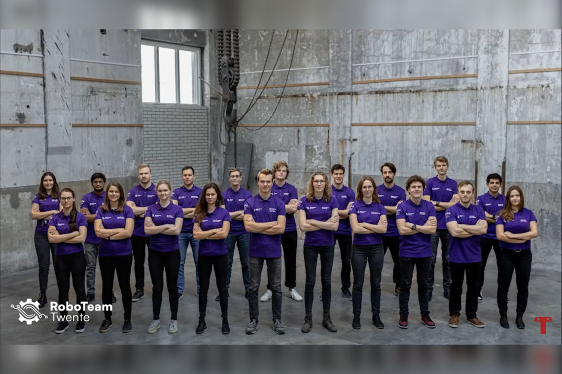 ‘Paars’ RoboTeam Twente presenteert nieuwe voetbalrobots - U-Today