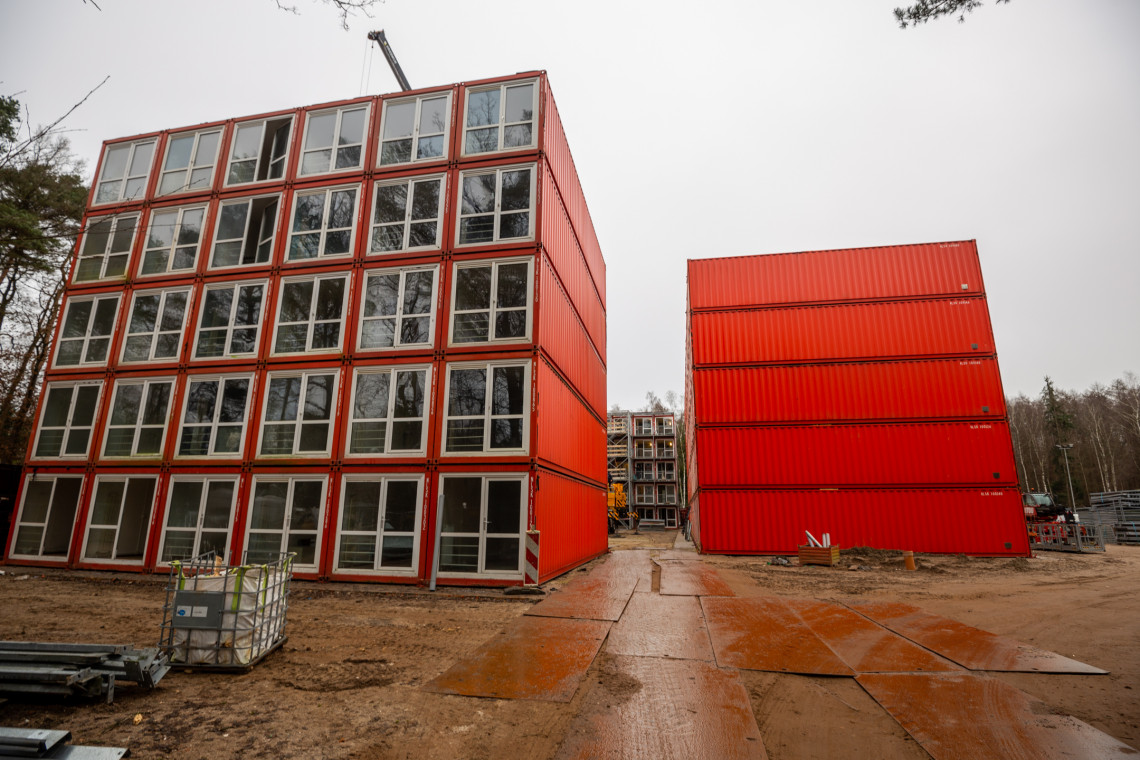Vanwege de kamernood liet de UT eerder dit jaar containerwoningen plaatsen aan de Witbreuksweg.
