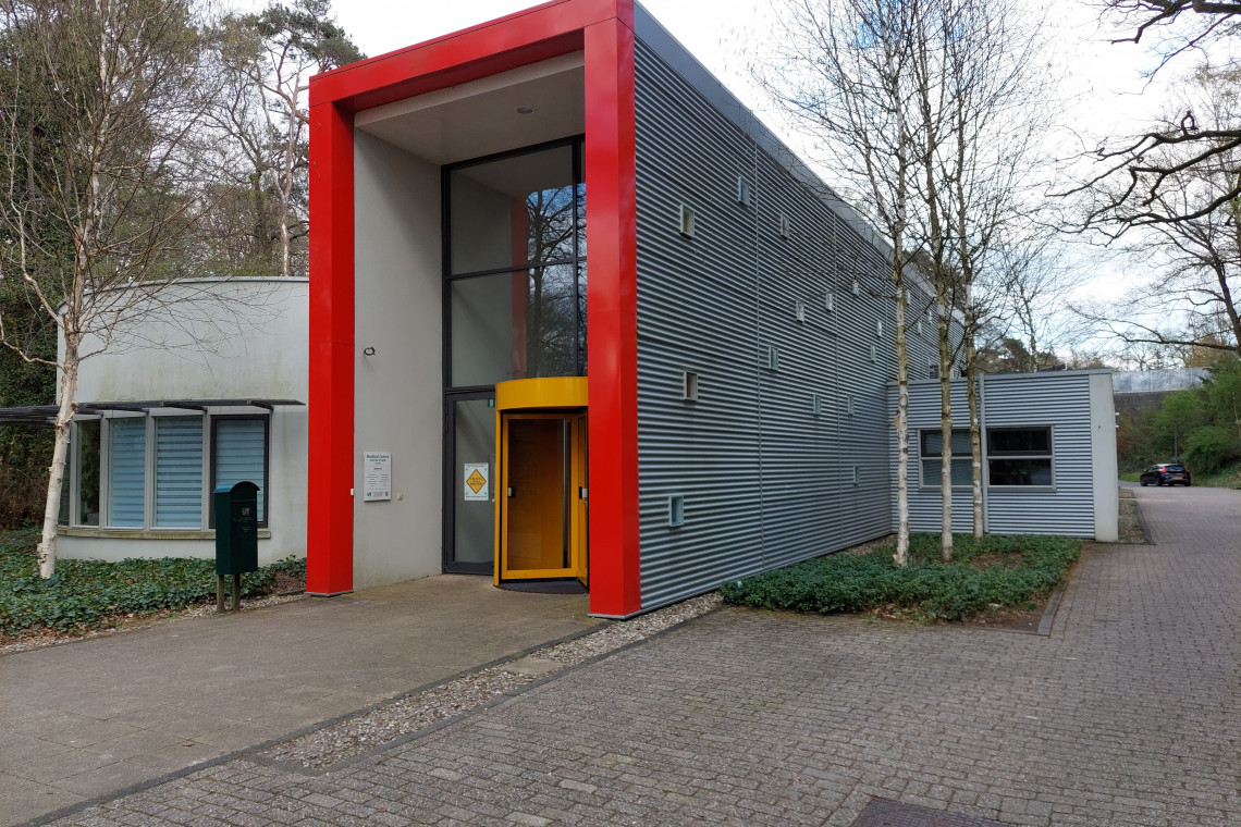 Building 'De Sleutel', where the GP is situated.