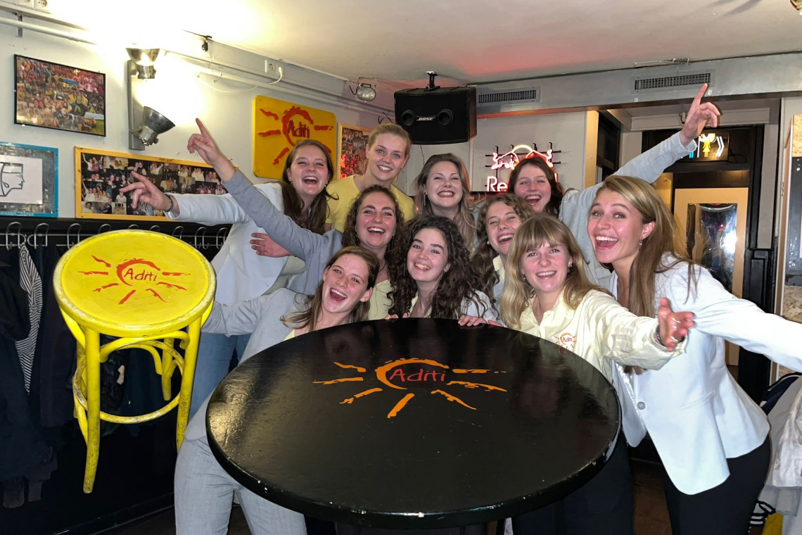 Damesdispuut Aditi: ‘Iets vieren doen we met een momentje Apfelkorn ...