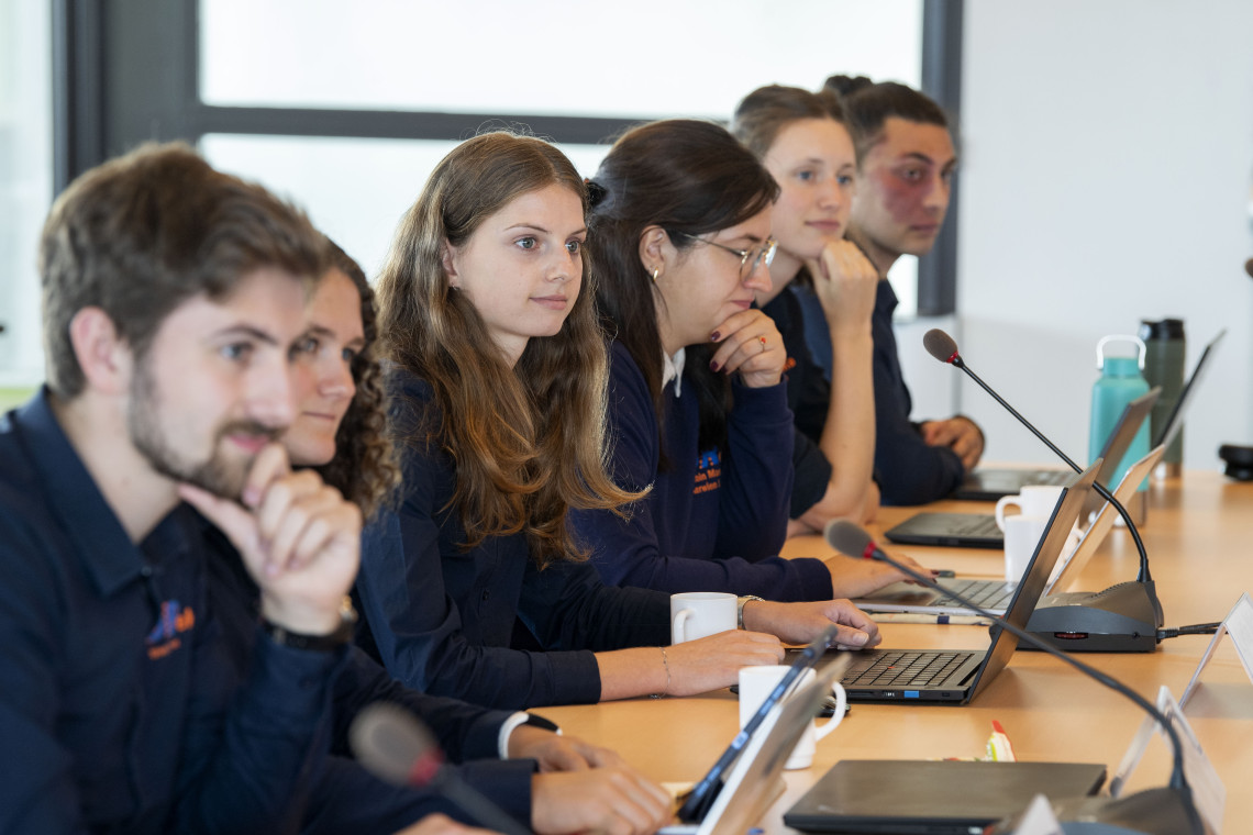 Archiefbeeld U-Today: een vergadering van de universiteitsraad.
