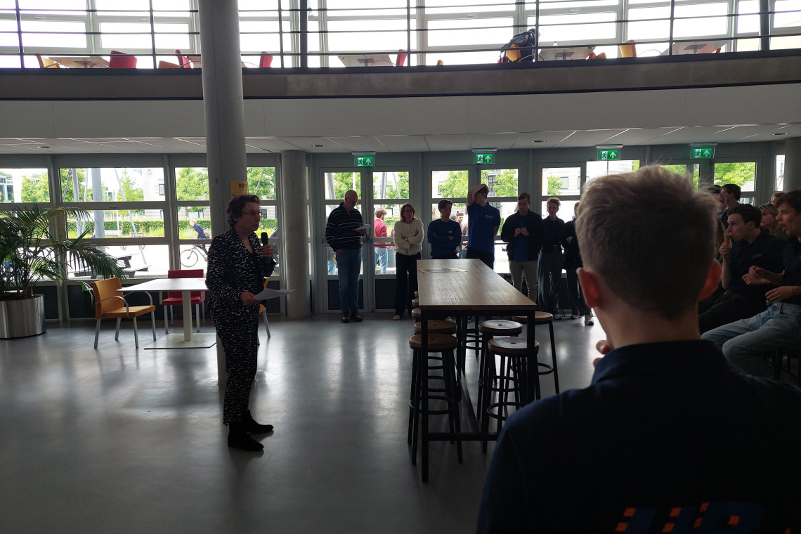 Secretary general Susanne Wichman announced the election results