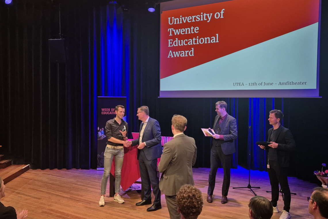 Archief U-Today: Erik Horstman wordt uitgeroepen tot docent van het jaar 2024.