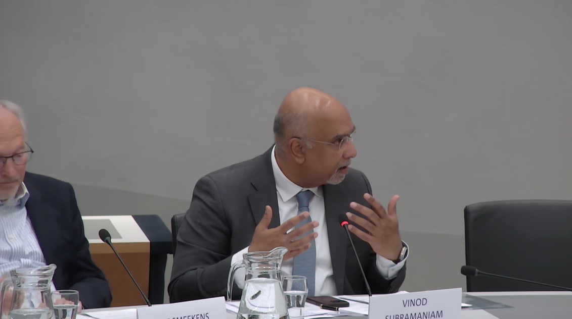 Screenshot: UT-collegevoorzitter Vinod Subramaniam tijdens het rondetafelgesprek