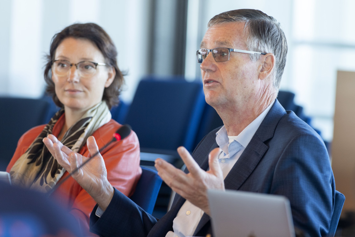 Archief U-Today: UT-rector Tom Veldkamp bij een eerdere universiteitsraadsvergadering.