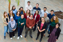 CHOIR, met op de voorste rij in het midden Richard Boucherie. Tweede rij, tweede van rechts: Erwin Hans.