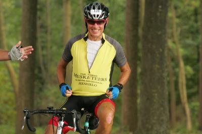 Fietsen is sportief gezien zijn grootste passie.